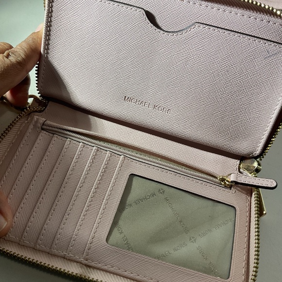 Michael Kors Selma Medium Top Zip Satchel Leather Crossbody and Wallet Set - Picture 15 of 16